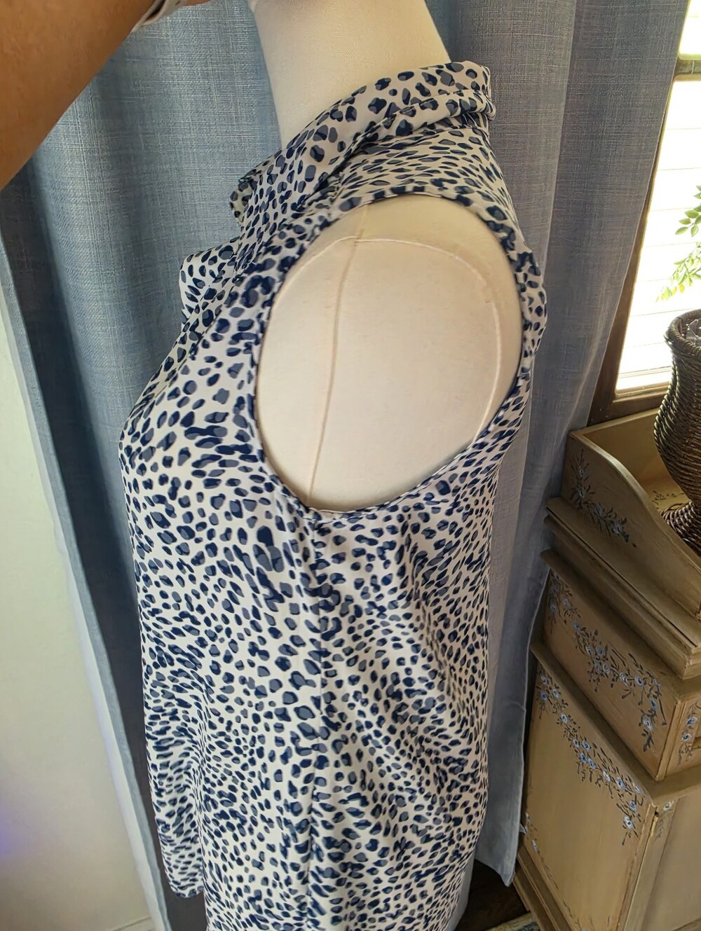 Cabi Tank - Picture 4 of 5
